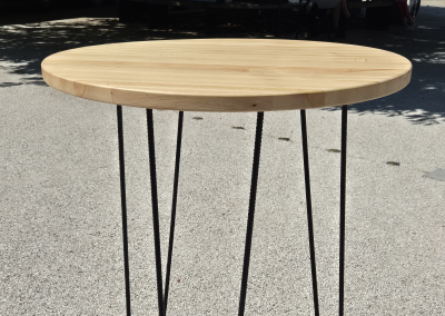 Barska miza iz masivnega lesa bukve